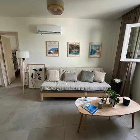 Apartment Relax Under The Mulberry Tree *