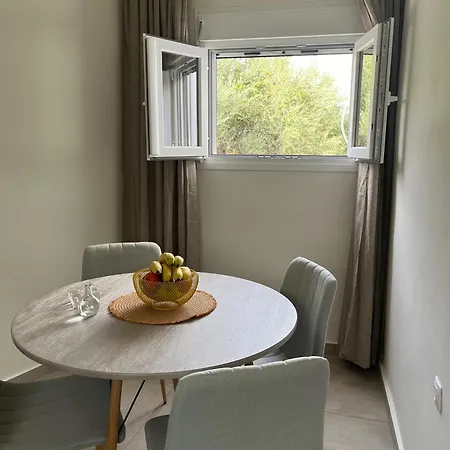Relax Under The Mulberry Tree Apartment Istro