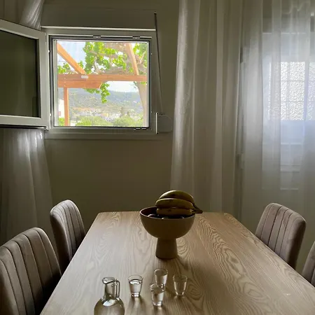 Apartment Relax Under The Mulberry Tree Istro