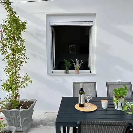 Apartment Relax Under The Mulberry Tree *